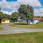 Amazing Home In Saint-Savinien